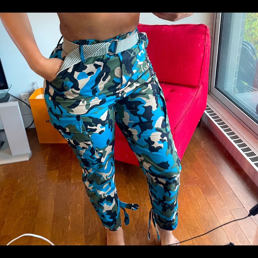 Army pants . Size Large
